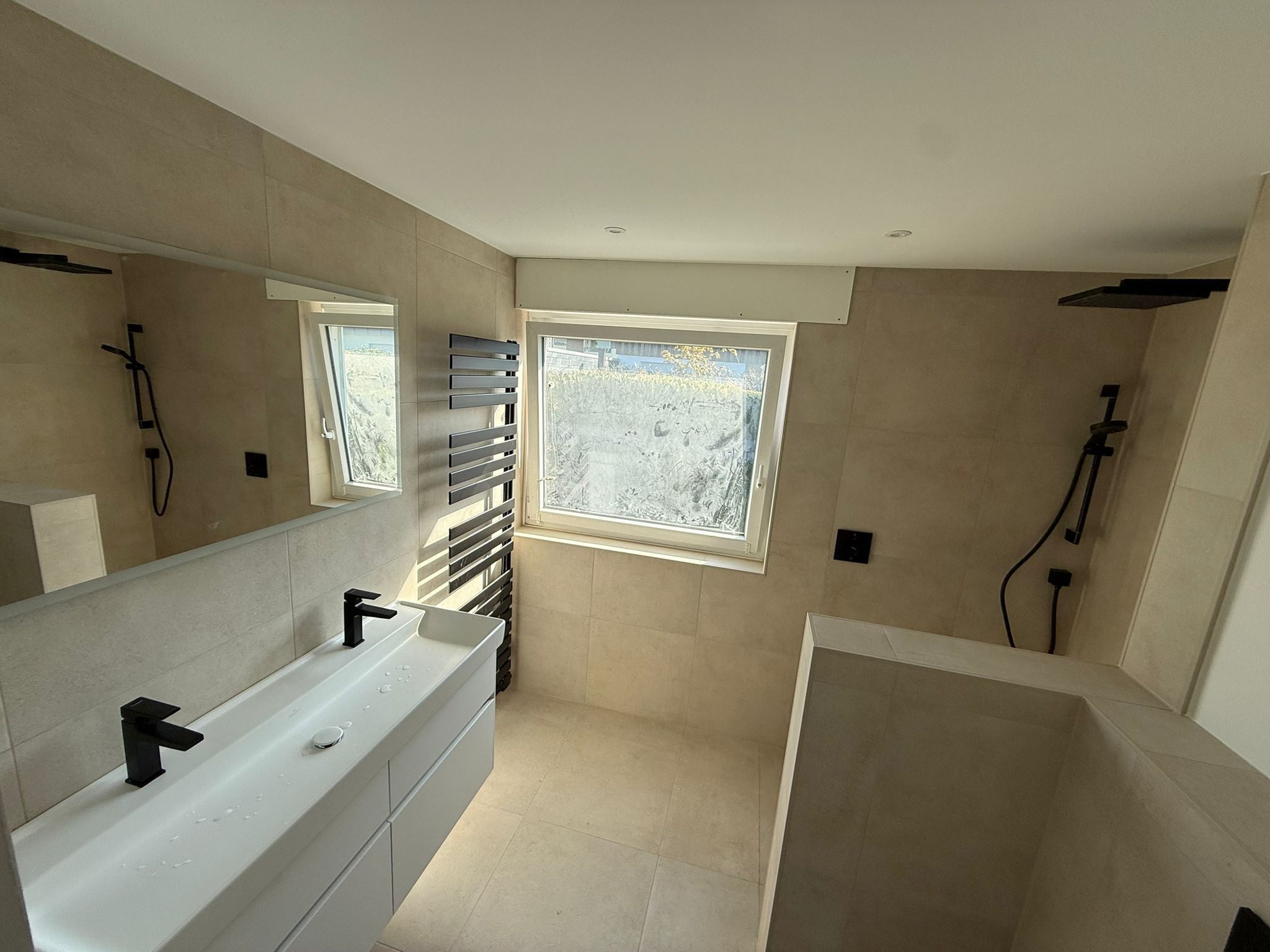 gallery img