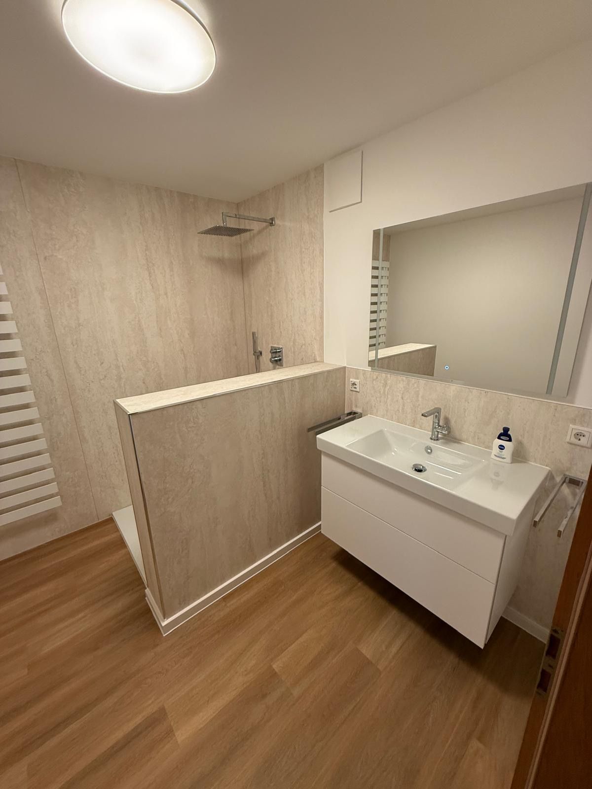 gallery img